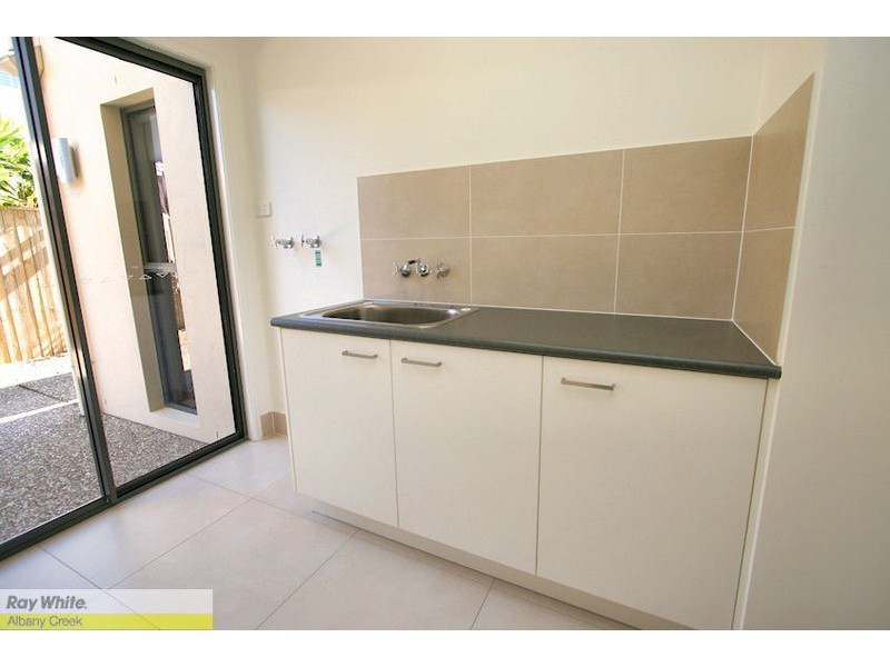 6 Kagan Cl, Bridgeman Downs QLD 4035