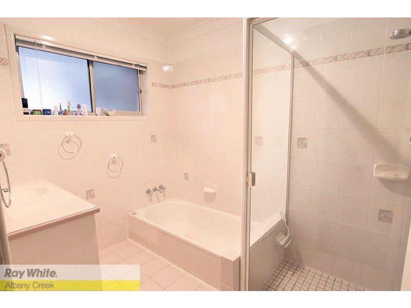 3 Caradon St, Albany Creek QLD 4035