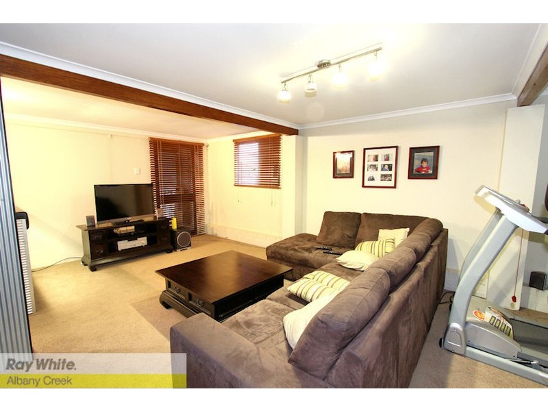 3 Caradon St, Albany Creek QLD 4035