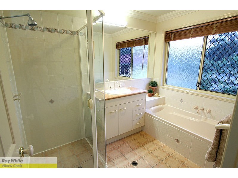 4 Christina Cl, Ferny Grove QLD 4055