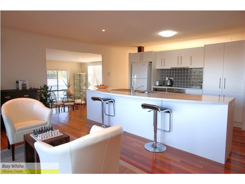 14 Roundelay Ct, Eatons Hill QLD 4037