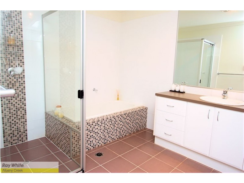 14 Roundelay Ct, Eatons Hill QLD 4037