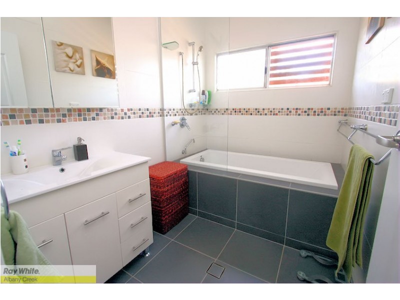 9 Du Kamp St, Albany Creek QLD 4035