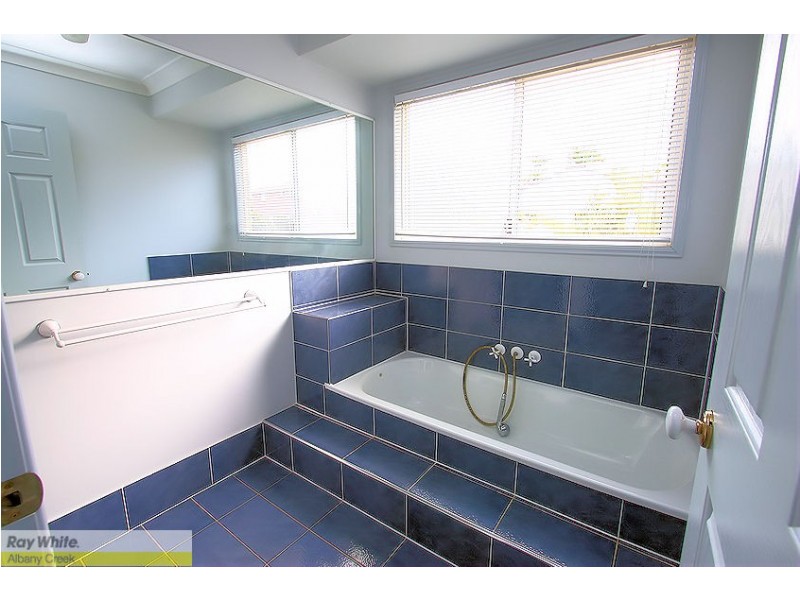 68 Ridley Rd, Bridgeman Downs QLD 4035