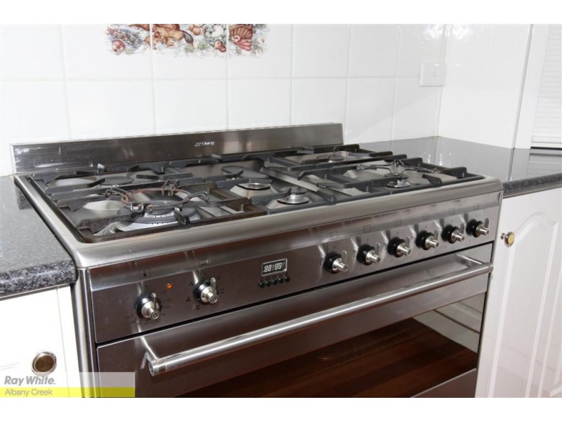 24 Pardalote Pl, Cashmere QLD 4500