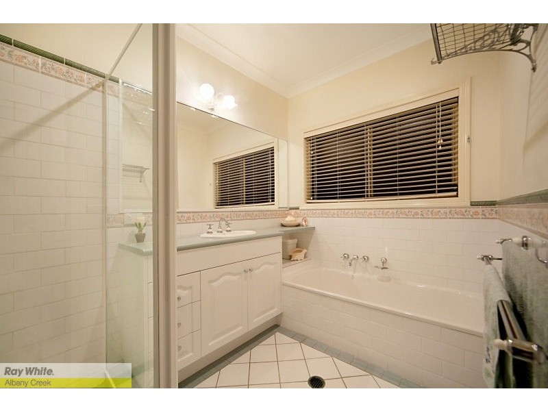 24 Pardalote Pl, Cashmere QLD 4500