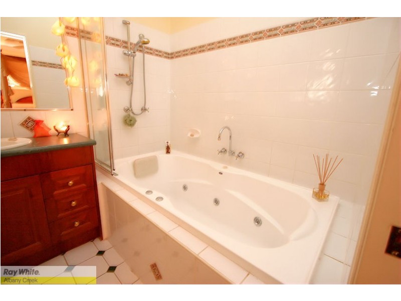 Eatons Hill QLD 4037