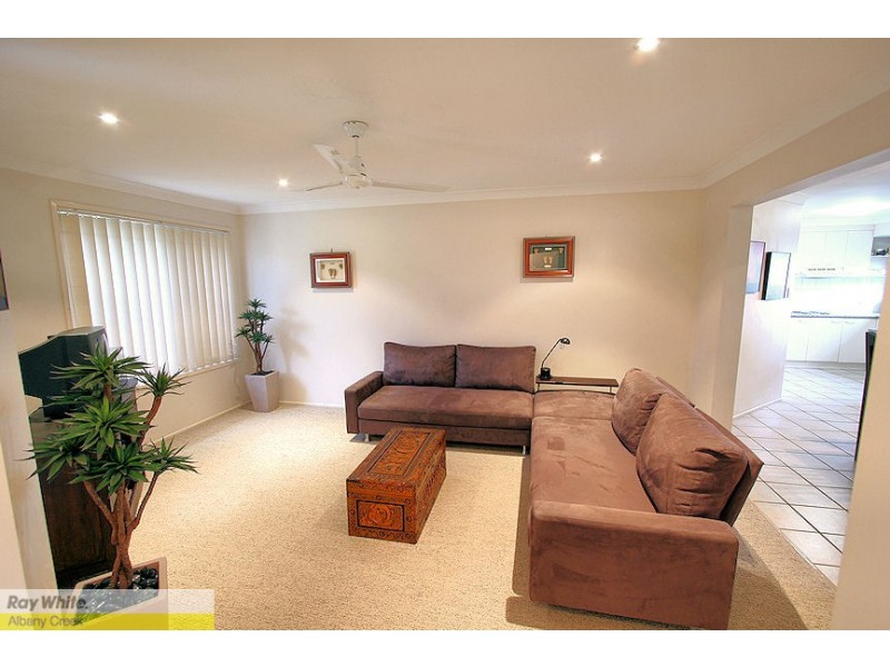 3 Wuruma Pl, Albany Creek QLD 4035