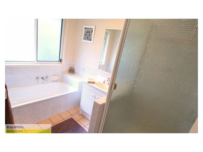 3 Wuruma Pl, Albany Creek QLD 4035