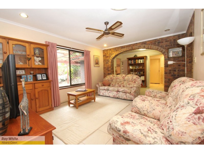 17 Gilford Cres, Albany Creek QLD 4035