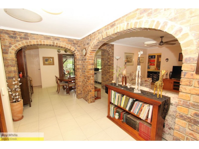 17 Gilford Cres, Albany Creek QLD 4035