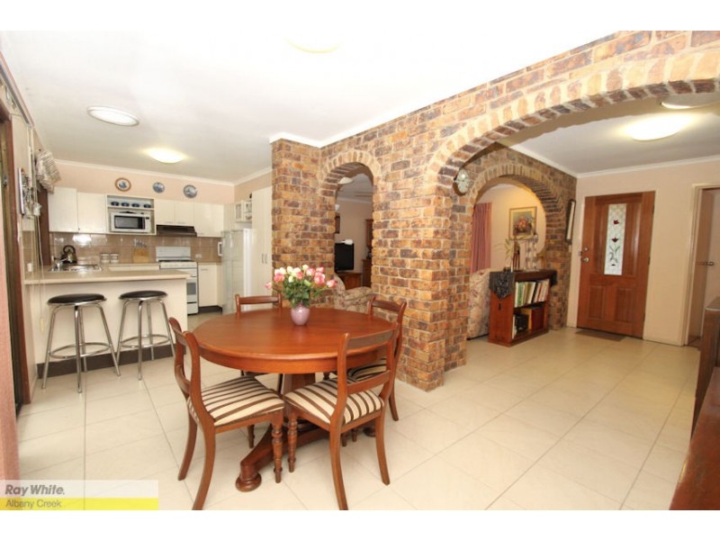 17 Gilford Cres, Albany Creek QLD 4035