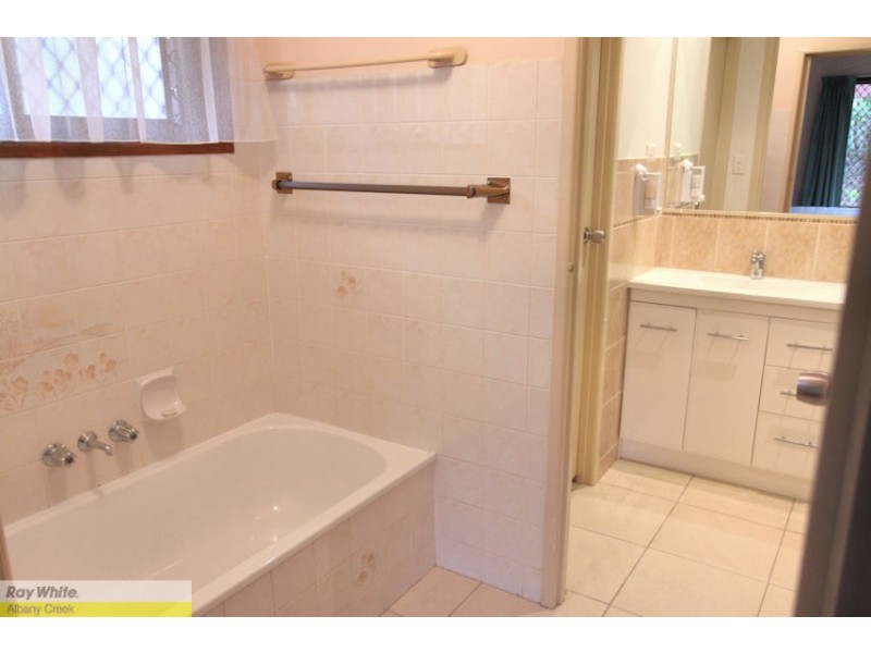 17 Gilford Cres, Albany Creek QLD 4035