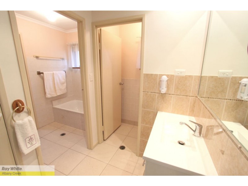 17 Gilford Cres, Albany Creek QLD 4035