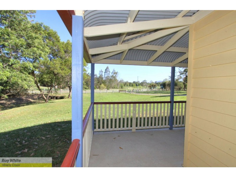8 Campdraft Pl, Dayboro QLD 4521