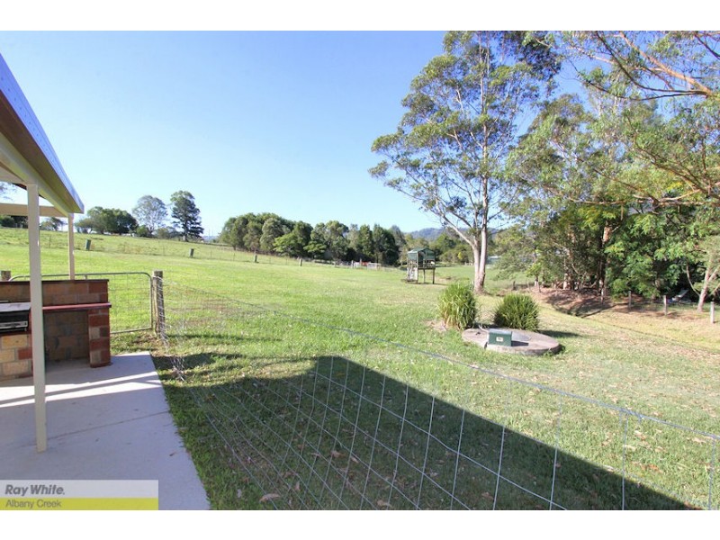 8 Campdraft Pl, Dayboro QLD 4521