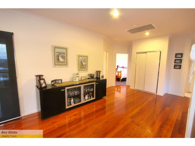 29 Brigadoon Cr, Eatons Hill QLD 4037