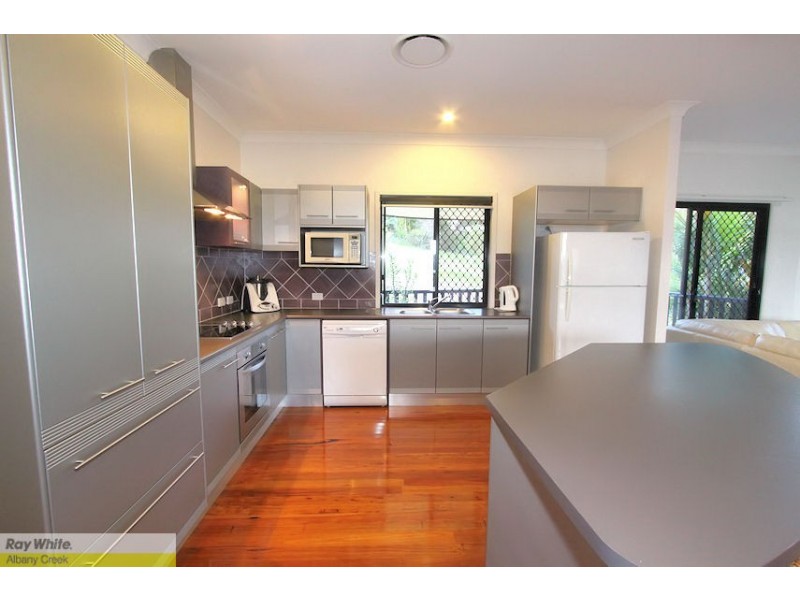 29 Brigadoon Cr, Eatons Hill QLD 4037