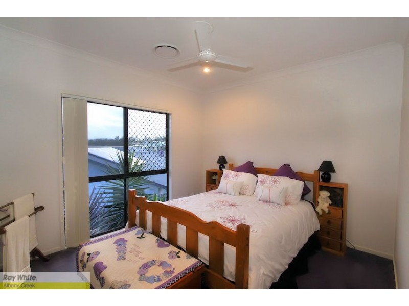 29 Brigadoon Cr, Eatons Hill QLD 4037