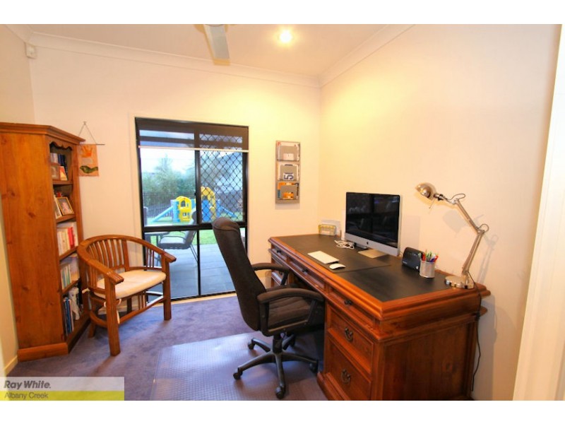 29 Brigadoon Cr, Eatons Hill QLD 4037