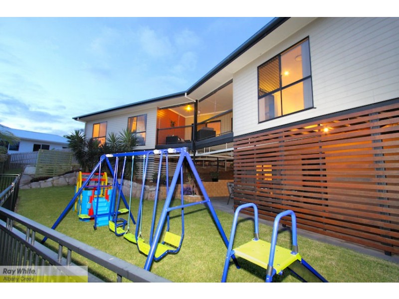 29 Brigadoon Cr, Eatons Hill QLD 4037