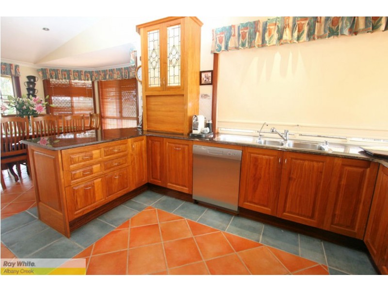 42 Cressbrook Dr, Albany Creek QLD 4035