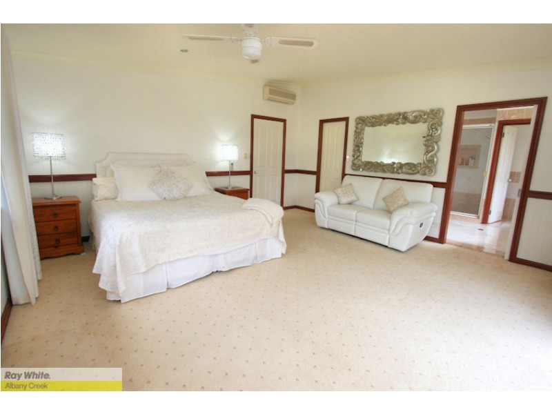 42 Cressbrook Dr, Albany Creek QLD 4035