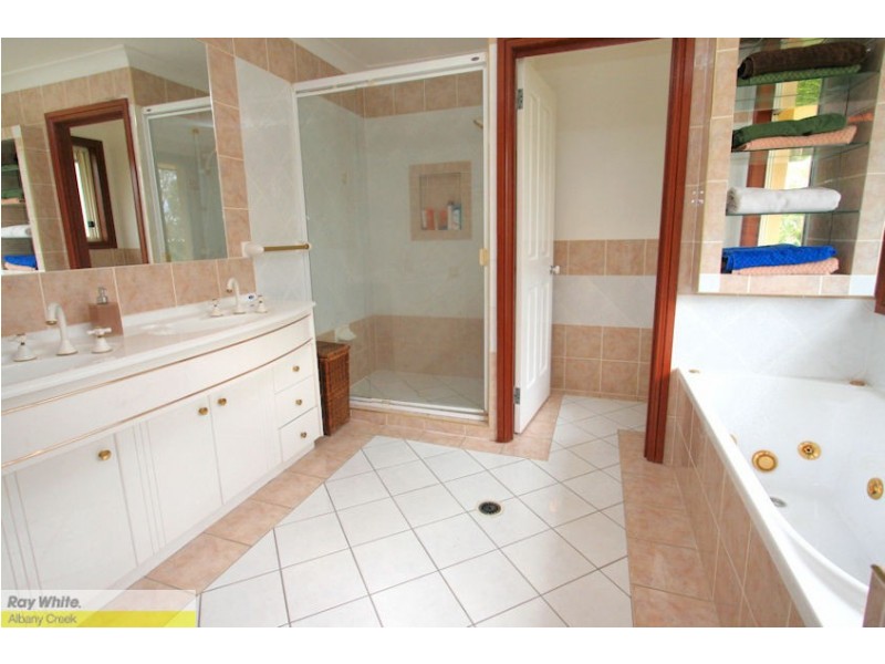 42 Cressbrook Dr, Albany Creek QLD 4035