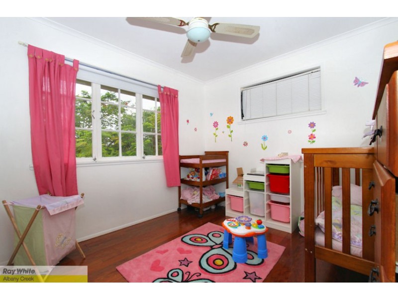 4 Olympus Ct, Eatons Hill QLD 4037