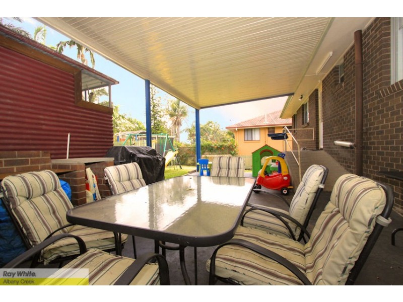 4 Olympus Ct, Eatons Hill QLD 4037