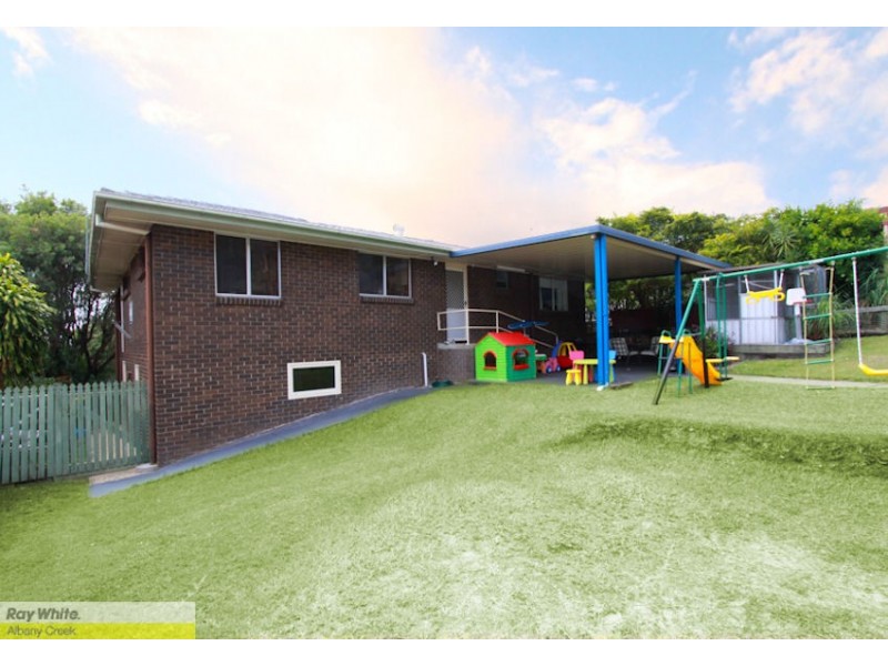 4 Olympus Ct, Eatons Hill QLD 4037