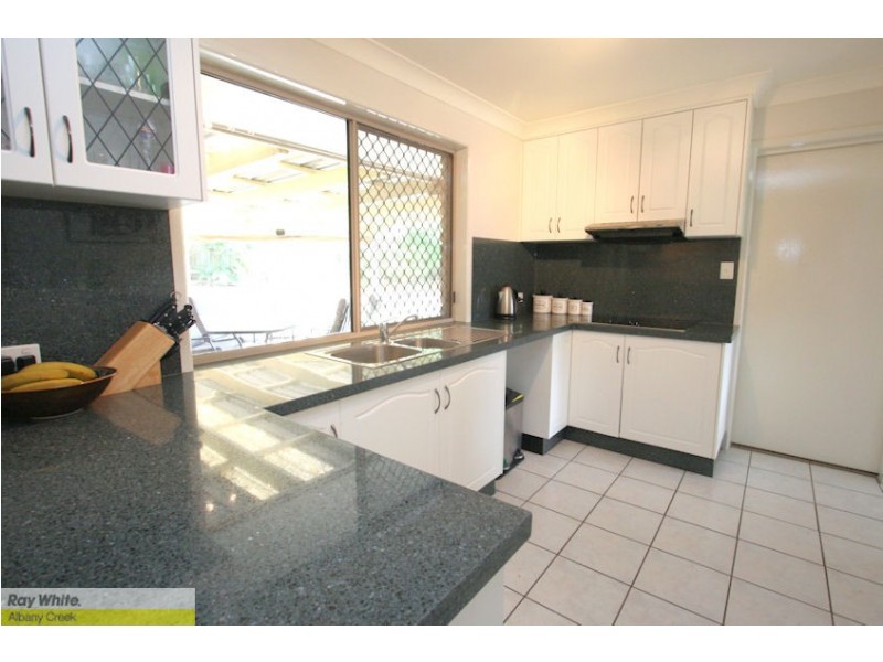 8 Wattle Tree Ct, Albany Creek QLD 4035