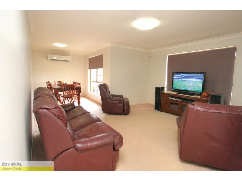 8 Wattle Tree Ct, Albany Creek QLD 4035