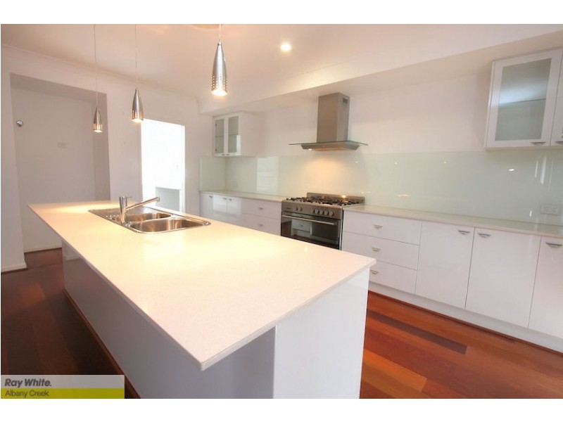 17 Minerva Ct, Eatons Hill QLD 4037