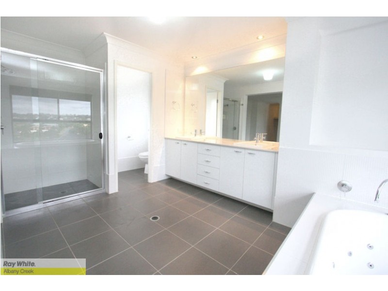 17 Minerva Ct, Eatons Hill QLD 4037