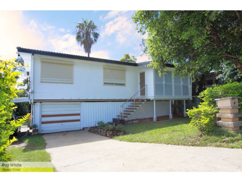 4 Waratah St, Albany Creek QLD 4035
