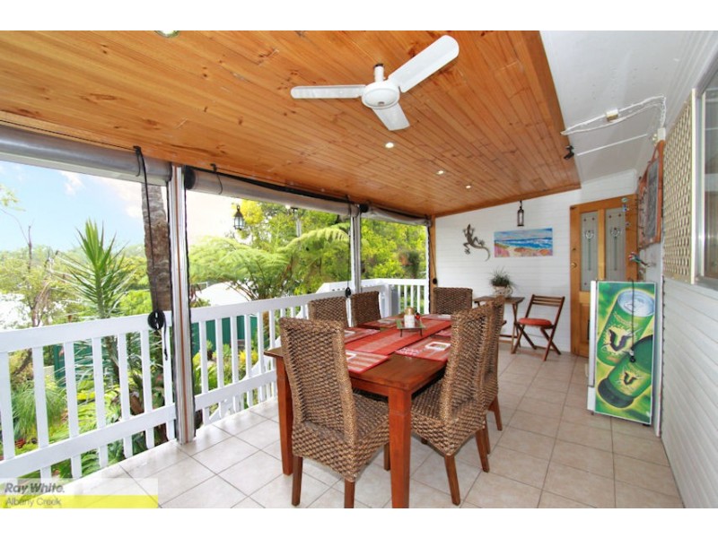 4 Waratah St, Albany Creek QLD 4035