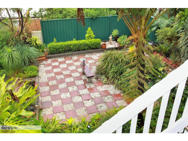 4 Waratah St, Albany Creek QLD 4035