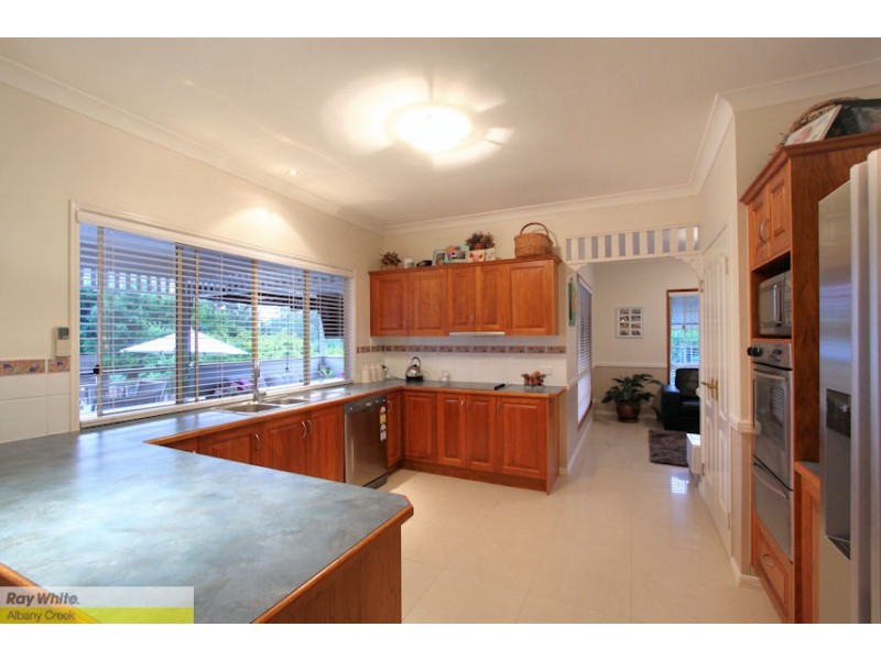 6 Heron Close, Cashmere QLD 4500