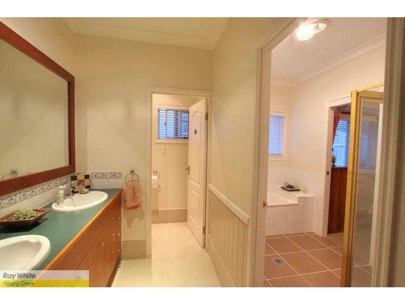 6 Heron Close, Cashmere QLD 4500