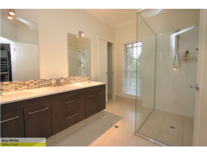 941 South Pine Rd, Everton Park QLD 4053