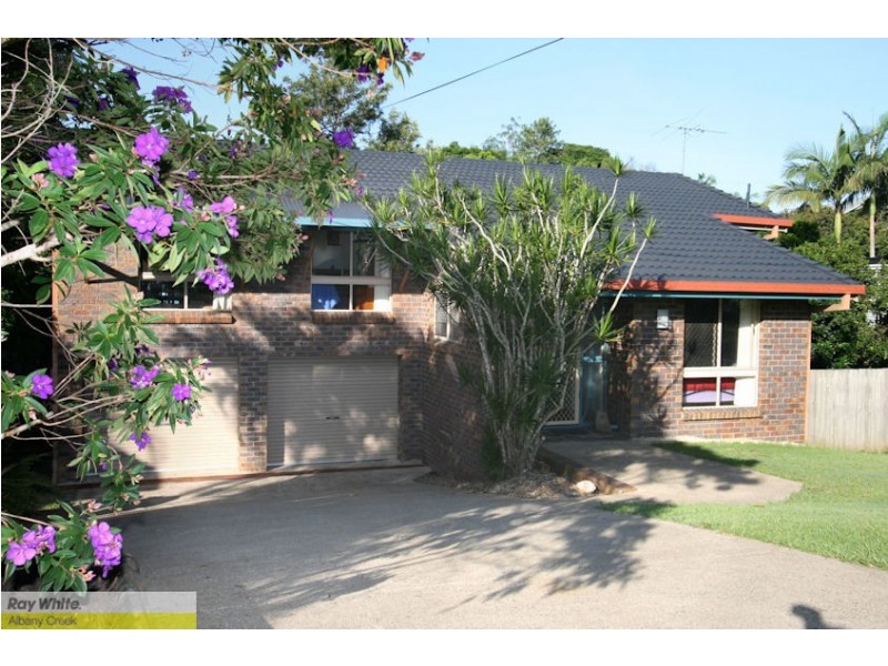 18 Kingfisher St, Albany Creek QLD 4035
