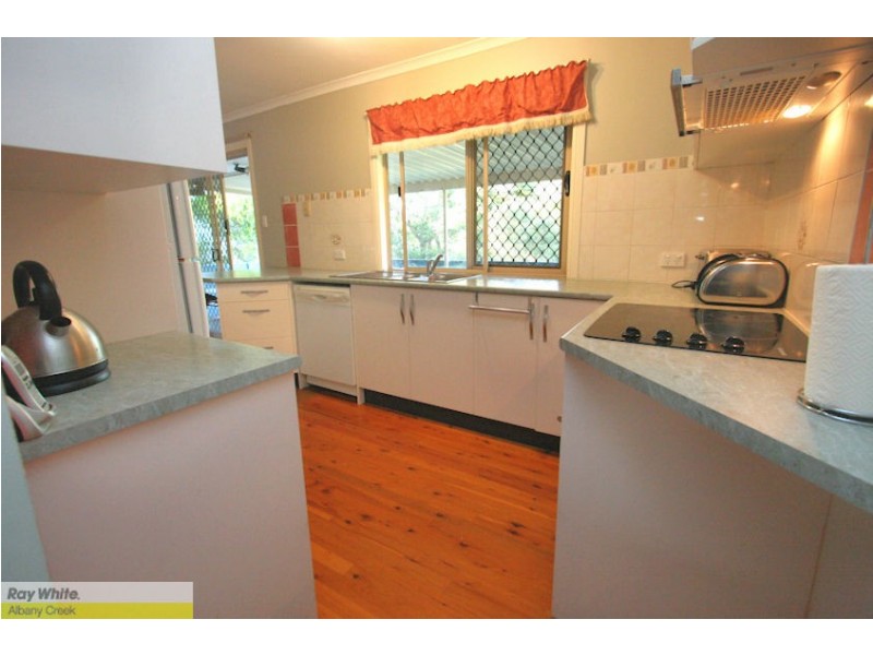 18 Kingfisher St, Albany Creek QLD 4035