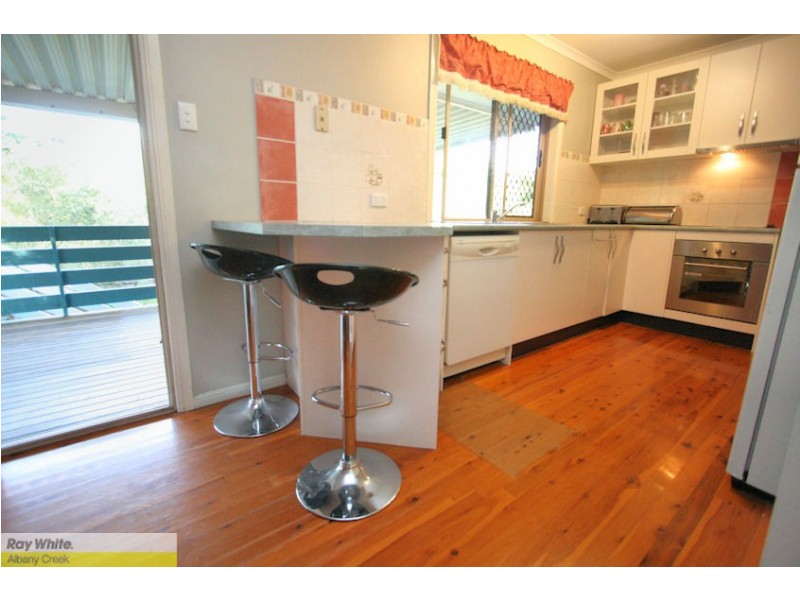 18 Kingfisher St, Albany Creek QLD 4035