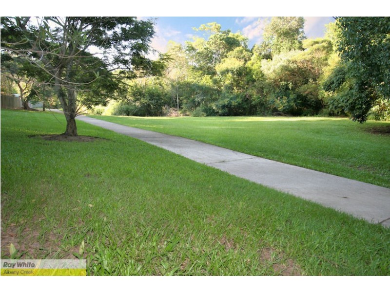 18 Kingfisher St, Albany Creek QLD 4035