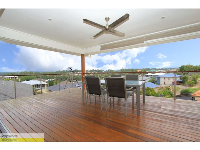 28 Brigadoon Cres, Eatons Hill QLD 4037