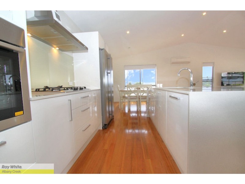 28 Brigadoon Cres, Eatons Hill QLD 4037