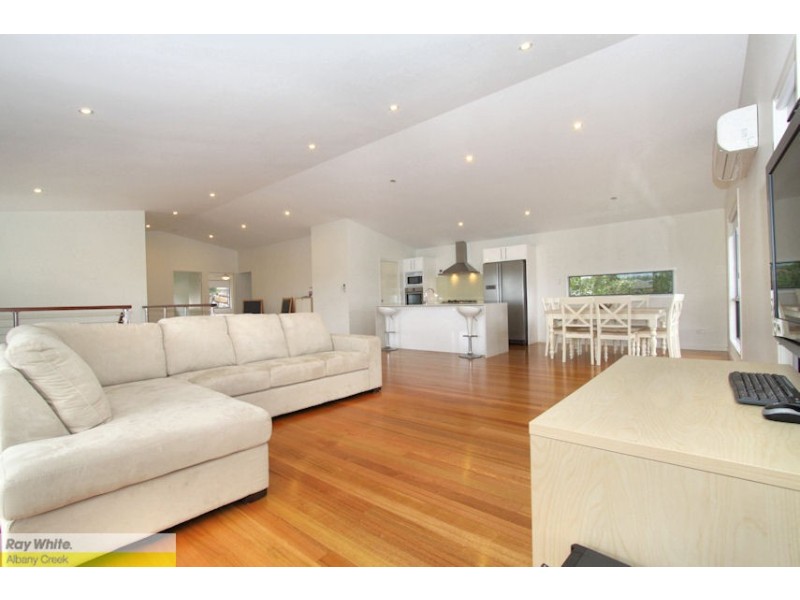 28 Brigadoon Cres, Eatons Hill QLD 4037