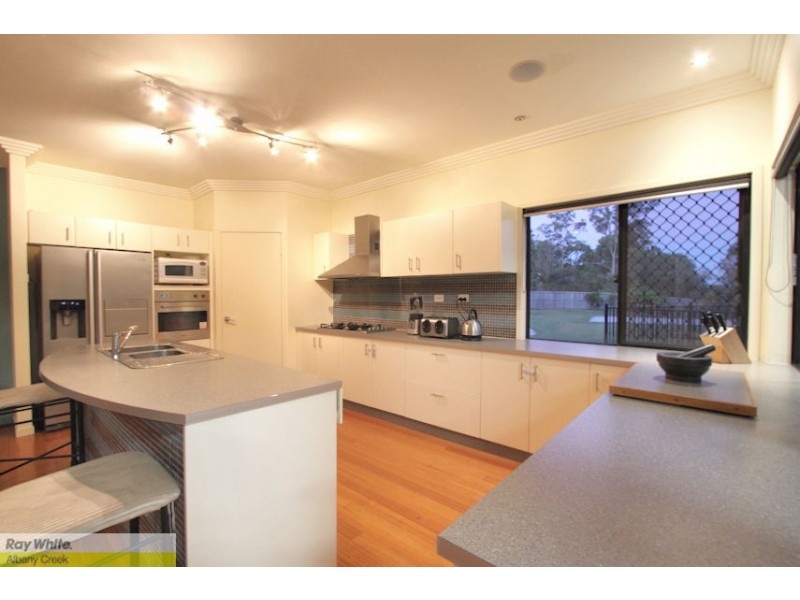 7 Plum Pine Ct, Eatons Hill QLD 4037