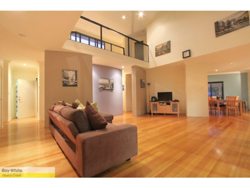 7 Plum Pine Ct, Eatons Hill QLD 4037